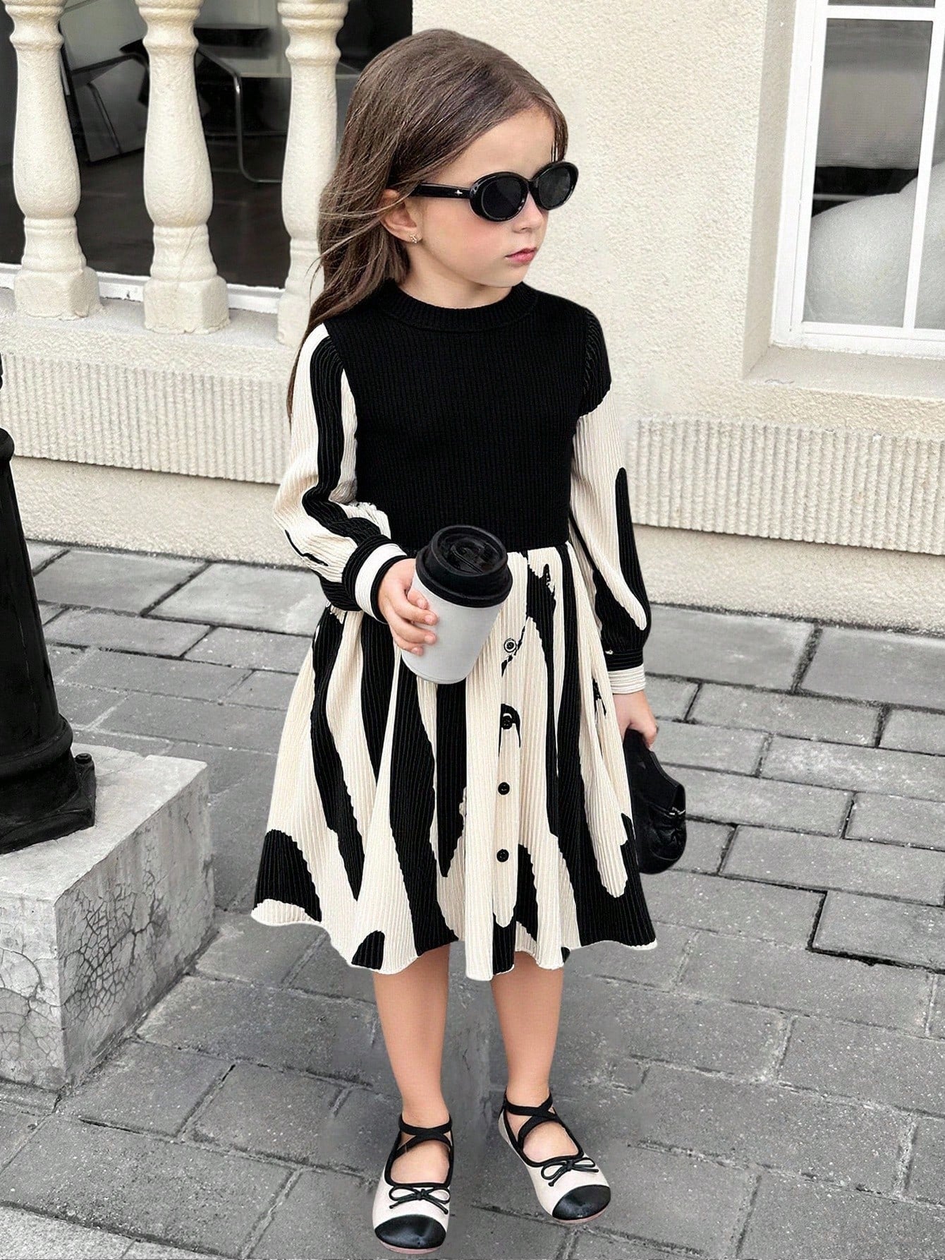 Robe longue ajustée pour jeune fille, avec motif géométrique élégant