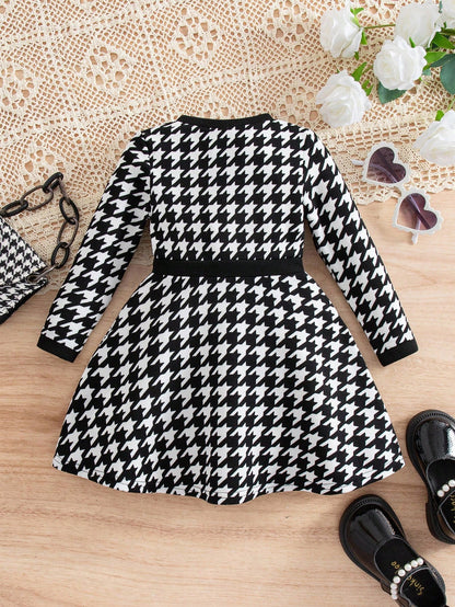 Robe longue à manches longues avec motif pied-de-poule élégant