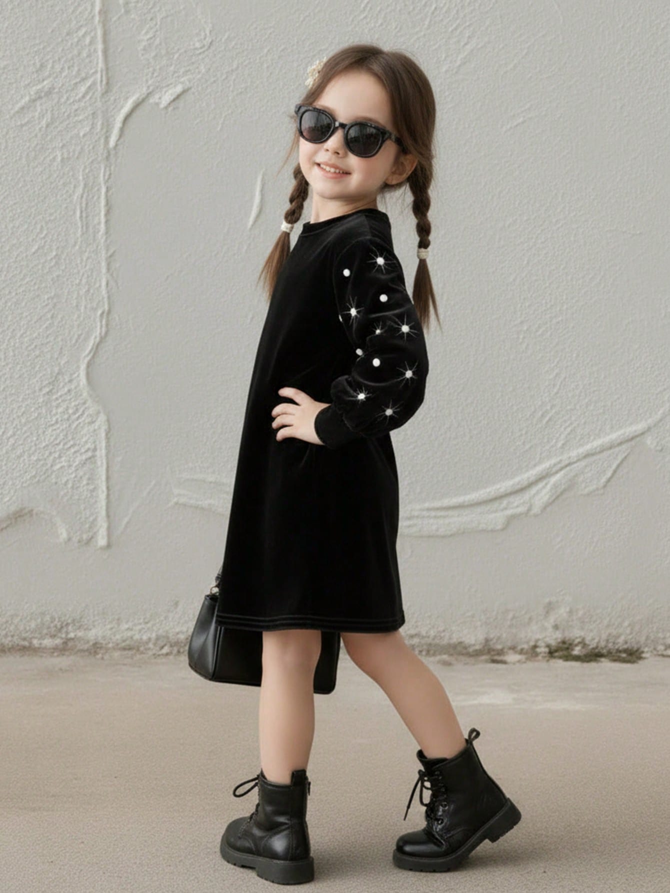 Robe élégante à manches lanternes décorée de perles en velours noir pour jeunes filles